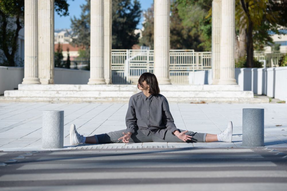 09 APR17_997 Mind your step